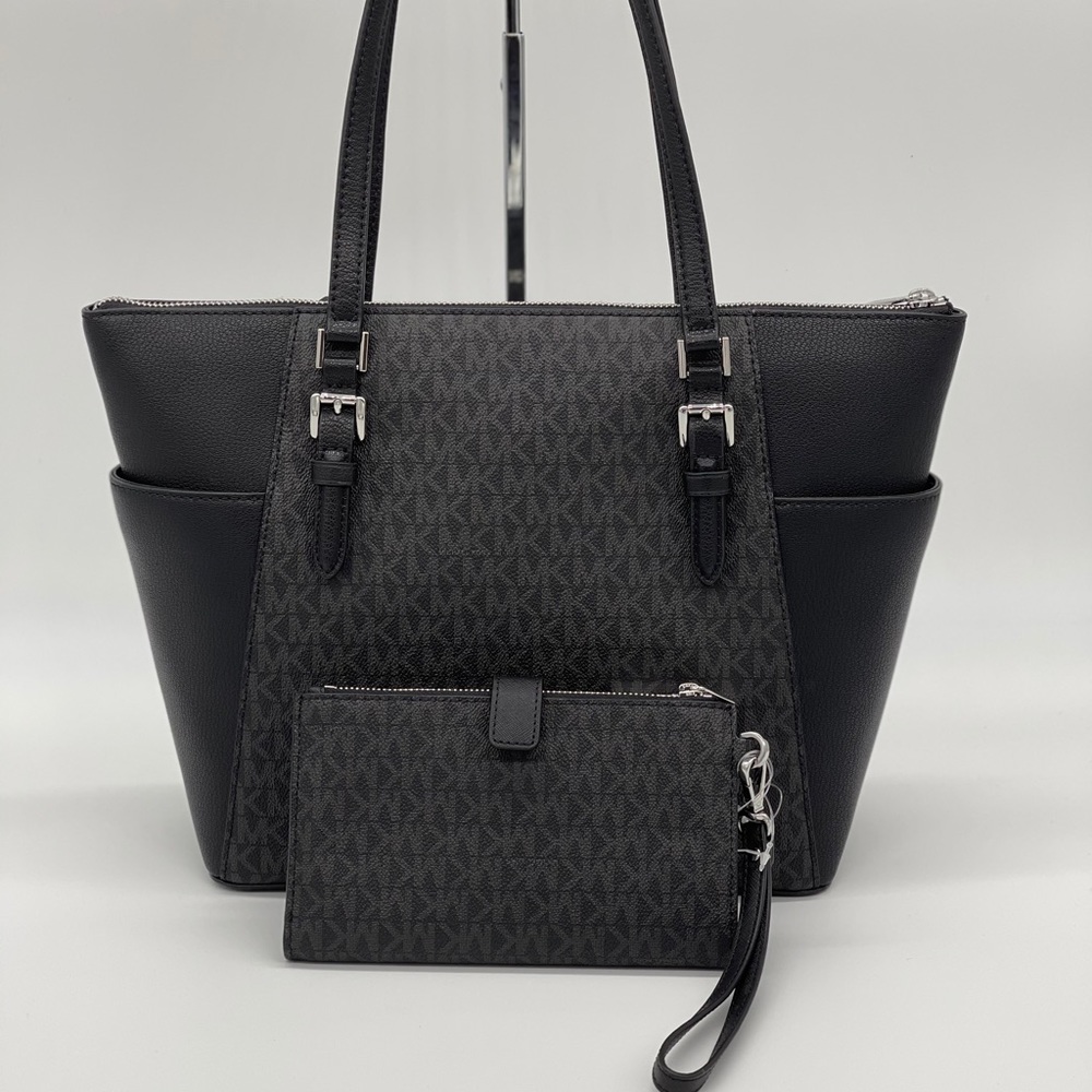 Michael Kors Charlotte Bag & Double Zip Wa… - Picture 3 of 11